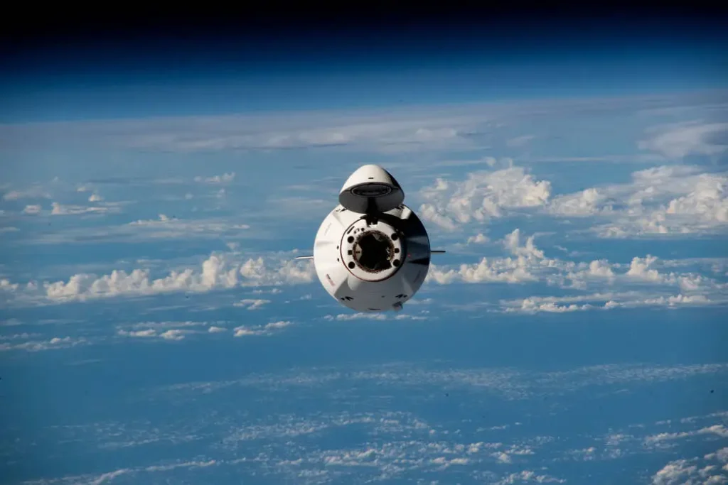 NASA, Amerika’nın ilk yerli uzay taksilerini geliştirme görevini Boeing ve SpaceX’e verdi